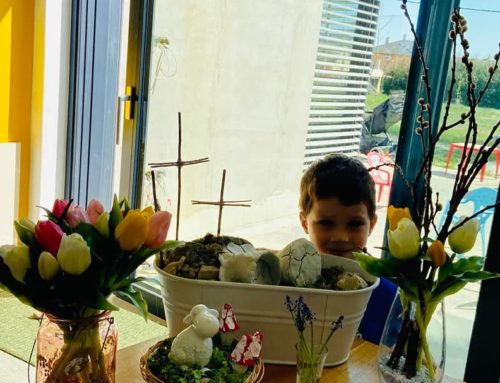 He is risen – Christian Decoration and Story Time